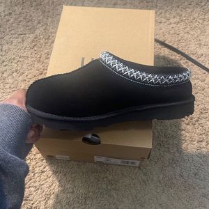 Brand New black Ugg Tasman | size : Big kid 4 | never worn